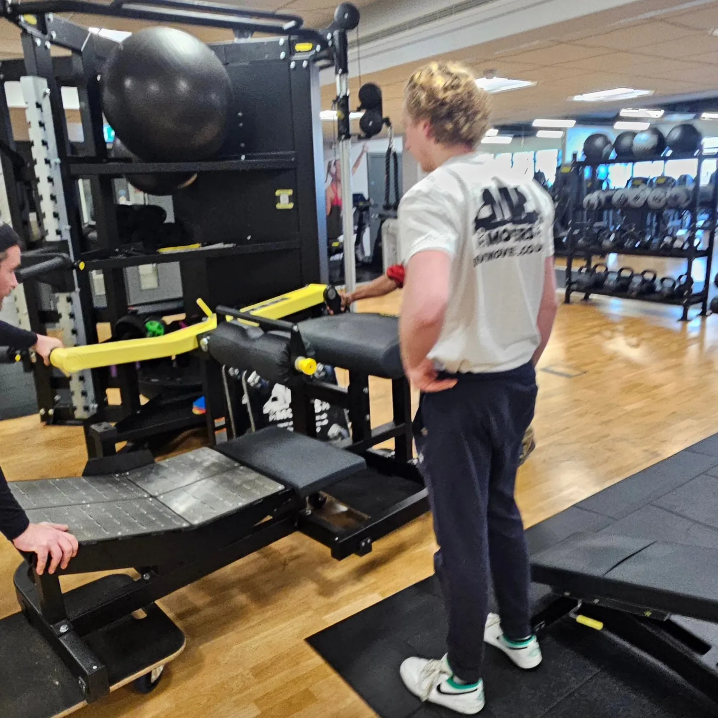 Gym kit – Repositioning equipment for a local gym